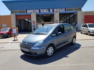 Citroen Xsara Picasso outside ITV